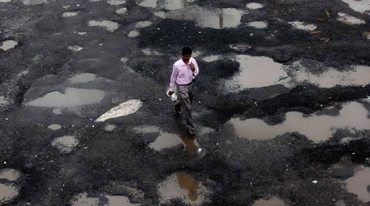 Bombay HC: Pothole repair on highway between Mumbai and Nashik to be done by Oct 25