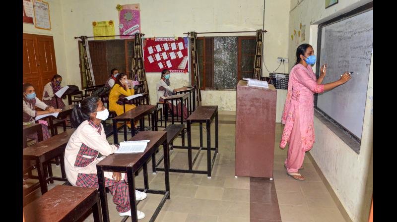 SCHOOLS IN MUMBAI RE-OPEN FROM 4th OCTOBER. BMC ISSUES FRESH GUIDELINES