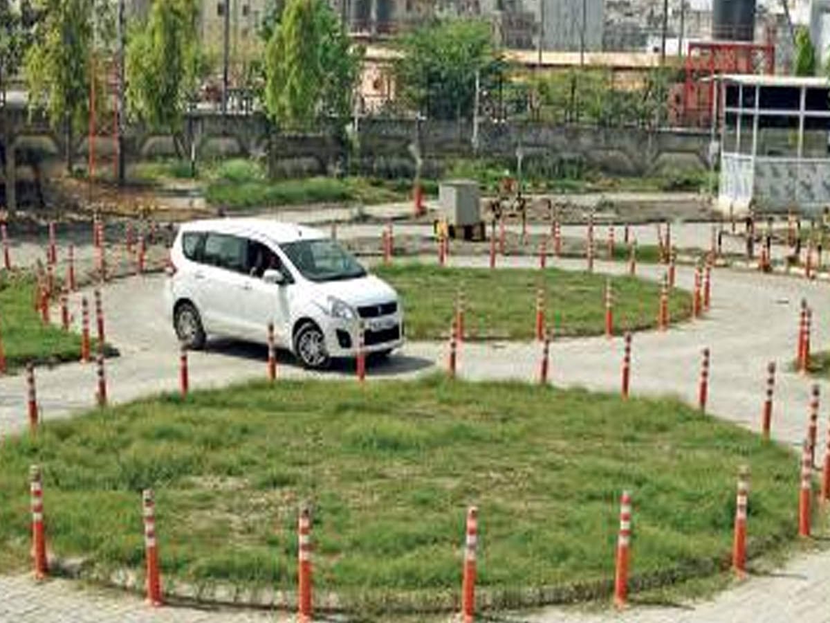 Delhi Government to set up driving test tracks in schools in order to raise capacity