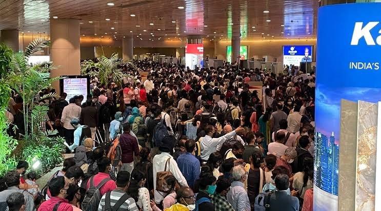 Mumbai airport sees hustling as people head home for Navratri