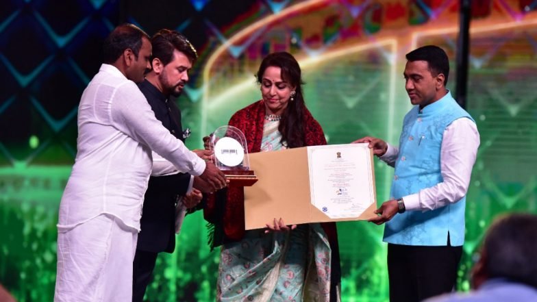 IFFI 2021: Hema Malini receives Indian Film Personality of the Year award