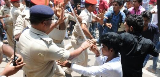 Maharashtra Board Students Protest Demanding Online Exams, Lathicharged by Mumbai Police