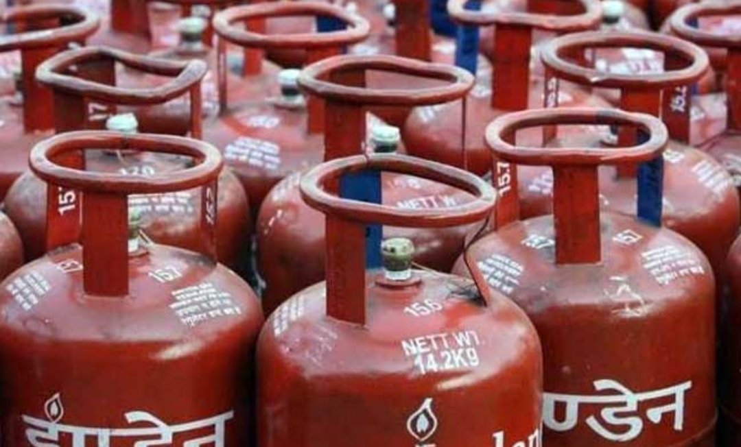 Commercial cooking gas price hiked by Rs.250, to cost more than Rs.2,250