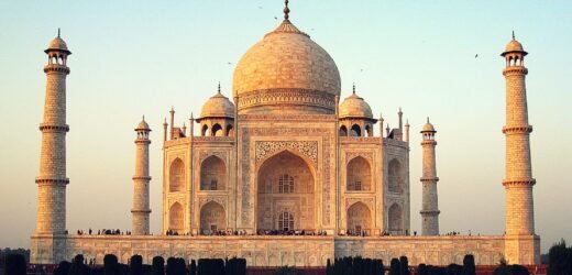 4 tourists arrested for offering namaz at mosque in Taj Mahal premises