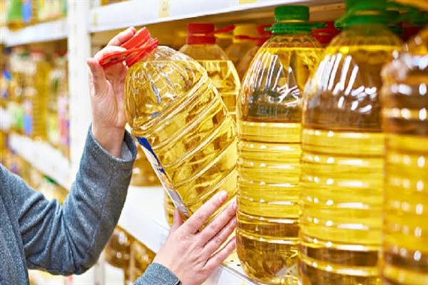 Cooking Oil to Become Cheaper by Rs 15/Litre as Centre Directs Firms to Cut MRP.