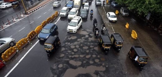Heavy Rains in Mumbai, Man Crushed Under Bus After His Bike Hits Pothole in Thane